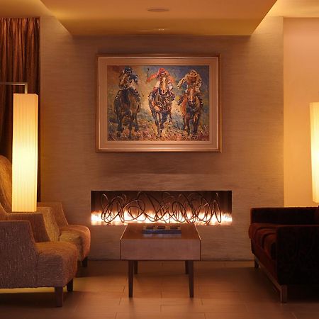 Aghadoe Heights Hotel & Spa キラーニー インテリア 写真 A fireplace in a living room