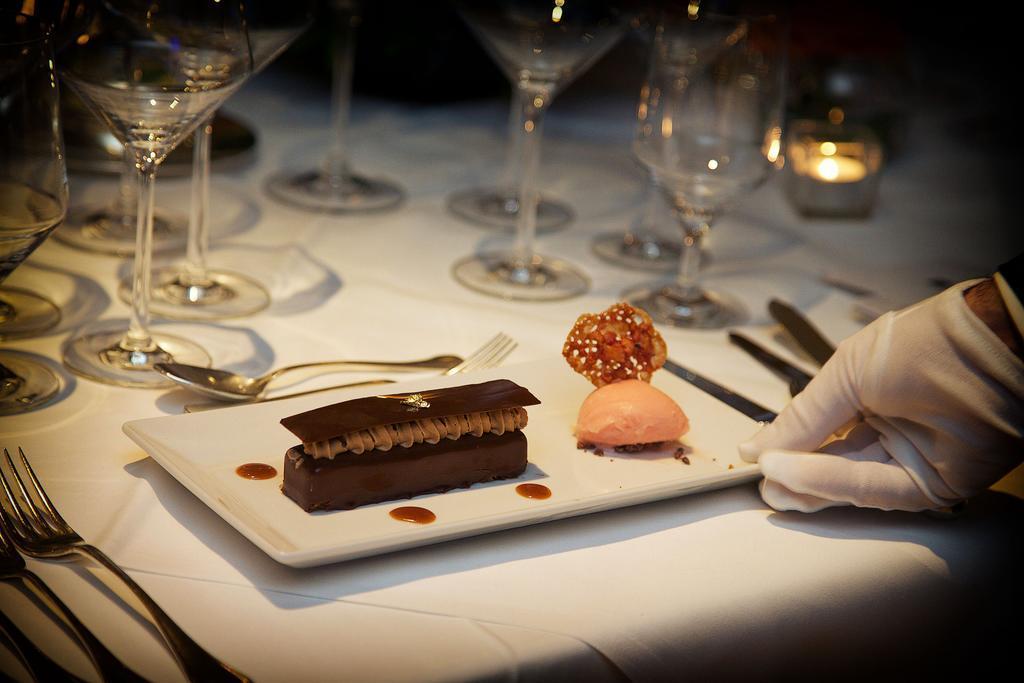 Aghadoe Heights Hotel & Spa キラーニー エクステリア 写真 A chocolate dessert