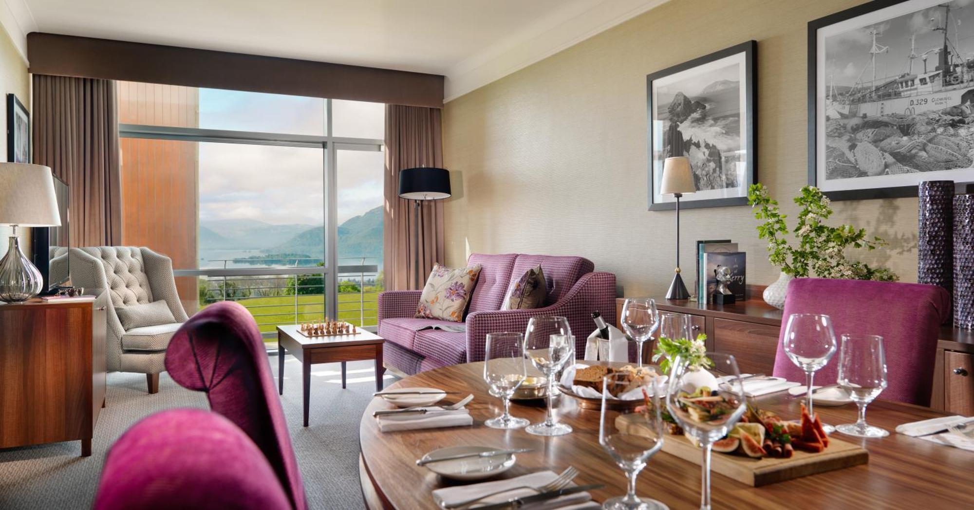 Aghadoe Heights Hotel & Spa キラーニー エクステリア 写真 The interior of a suite at the Killarney International Hotel