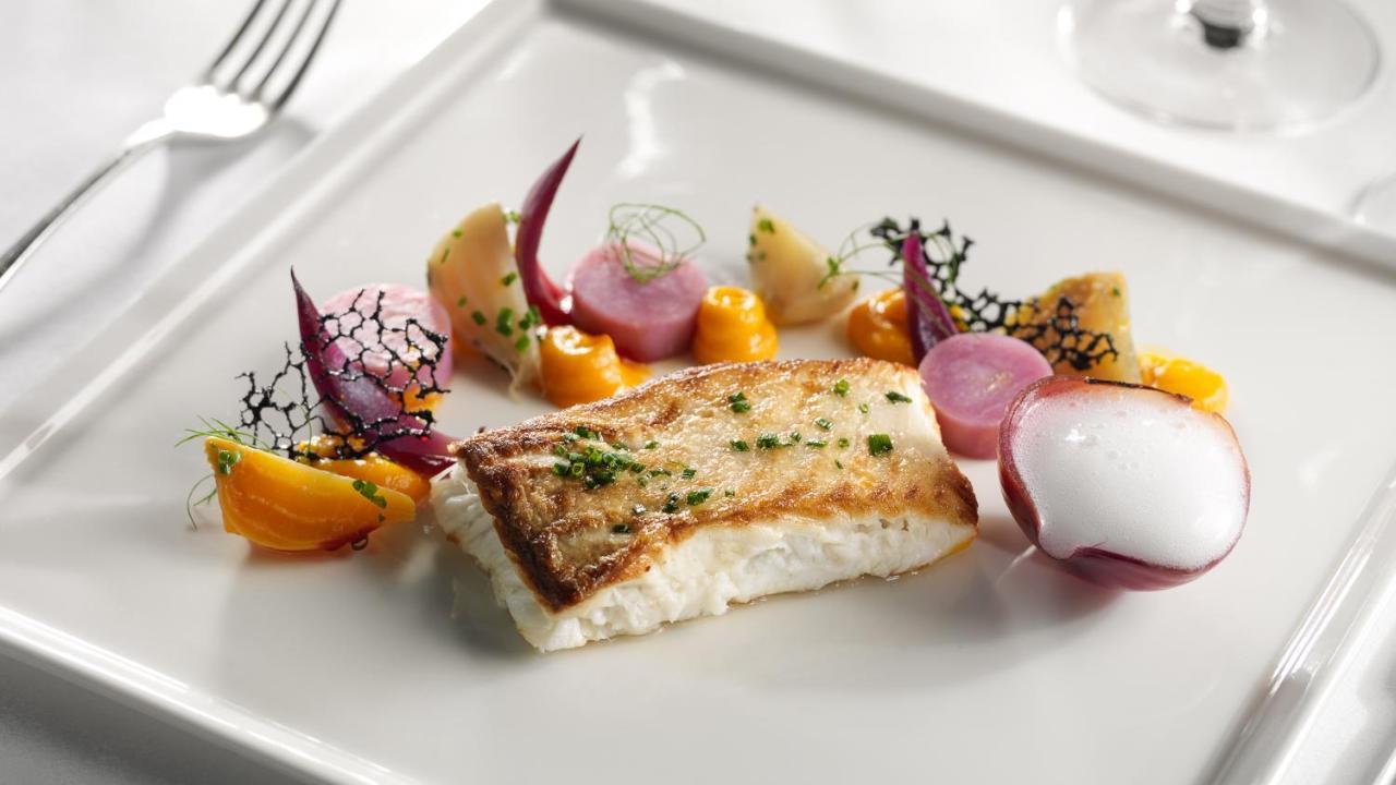 Aghadoe Heights Hotel & Spa キラーニー エクステリア 写真 A modern French dish